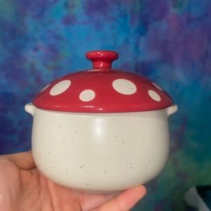 Mushroom Container